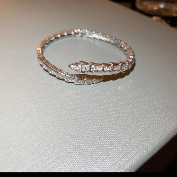 Snake design bracelet - Picture 4 of 4